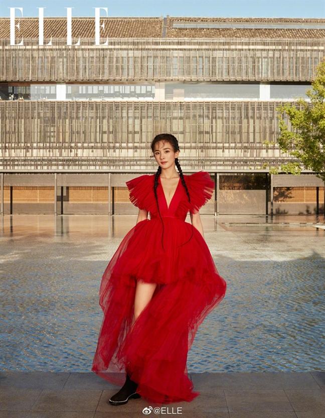 Một chiếc váy có tới chục lần đụng hàng từ Á đến Âu: Người mặc đẹp nhất không ai qua nổi Hương Giang-15