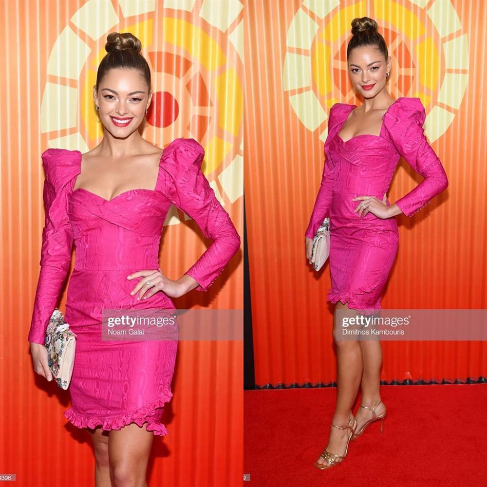 Bản tin Hoa hậu Hoàn vũ 14/11: Khán giả quốc tế nửa khen nửa chê quốc phục của Hoàng Thùy-10