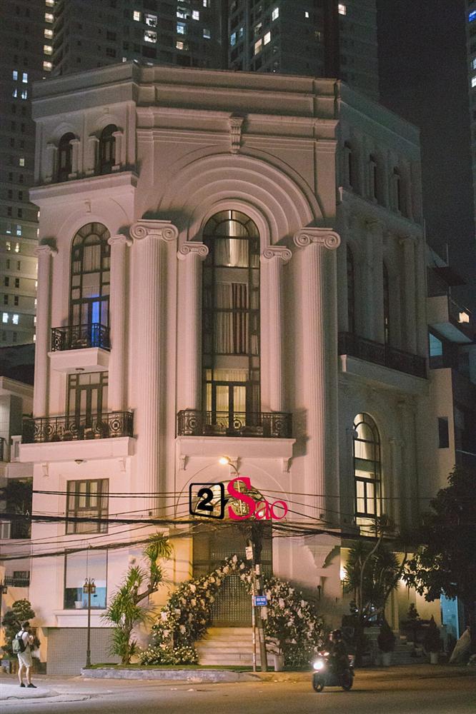 HOT: Bố mẹ Bảo Thy tận tay trang trí biệt thự, nhà thờ cho con gái rượu trước lễ thành hôn-4