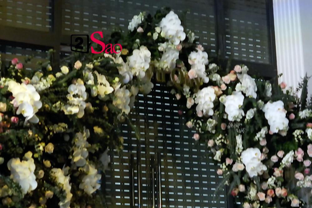 HOT: Bố mẹ Bảo Thy tận tay trang trí biệt thự, nhà thờ cho con gái rượu trước lễ thành hôn-3