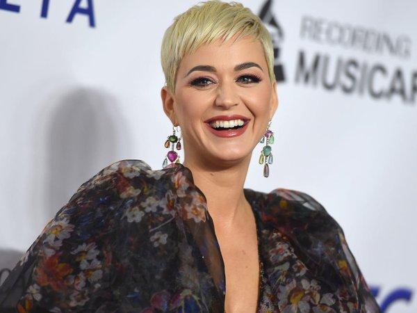 Katy Perry cảm thấy như thế nào về việc mất hút khỏi các bảng xếp hạng khi comeback?-2