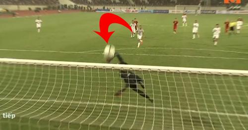 Bộ ảnh chế Tiến Linh nã đại bác giúp Việt Nam hạ UAE làm CĐV cười tít mắt-1