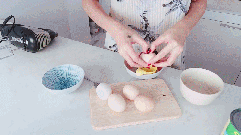 Học ca sĩ Thủy Tiên cách pha cà phê trứng chuẩn 10 ngon đẹp hết mức-1