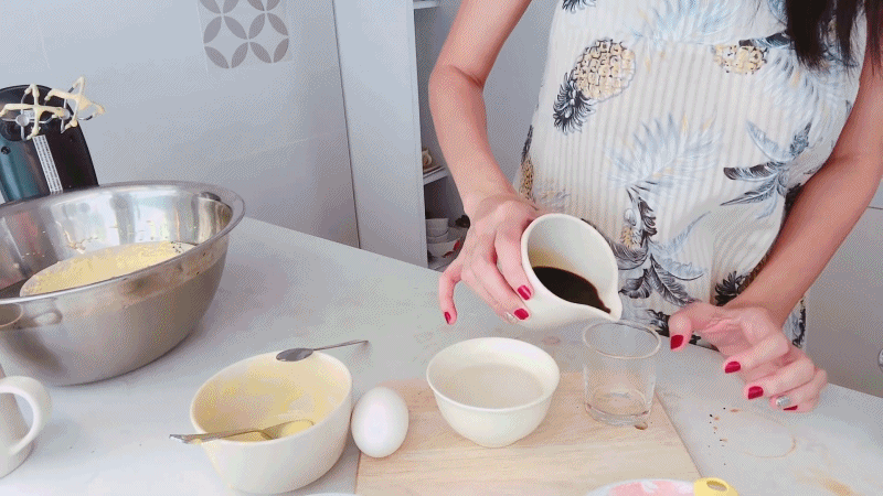 Học ca sĩ Thủy Tiên cách pha cà phê trứng chuẩn 10 ngon đẹp hết mức-6