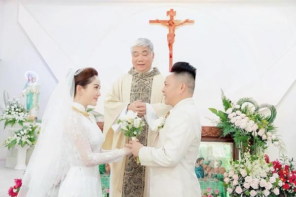 Đếm sương sương số vàng bạc, kim cương mà Bảo Thy và chồng đại gia đắp lên người ngày cưới cũng gần 20 món-12