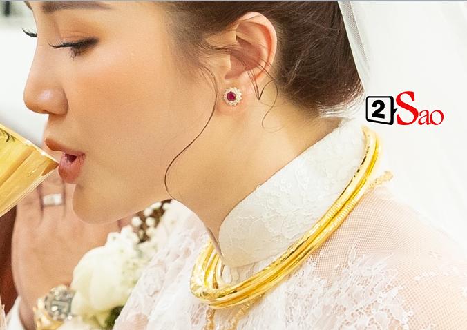 Đếm sương sương số vàng bạc, kim cương mà Bảo Thy và chồng đại gia đắp lên người ngày cưới cũng gần 20 món-6