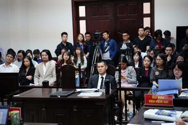 Phúc thẩm vụ Việt Tú bị kiện, tranh cãi nảy lửa, tòa xử đến tối-1