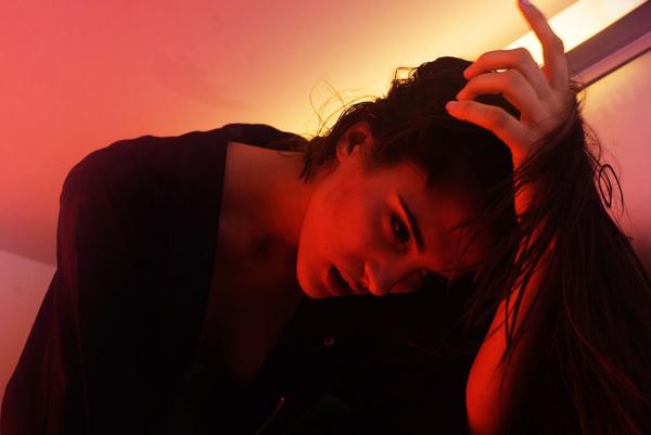 Đàn bà không ngoại tình, không phải vì không có cơ hội, mà bởi vì họ coi thường chuyện đó-2