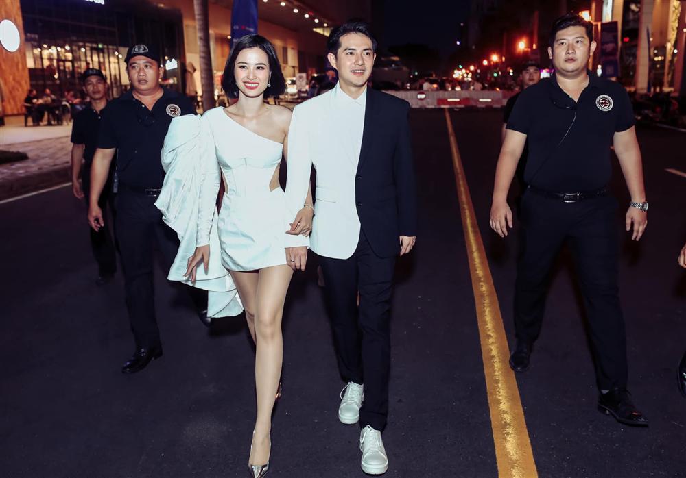 Ngay sau đám cưới thế kỷ, Đông Nhi xuống tóc nhưng không gây chú ý bằng hành động tẽn tò của Ông Cao Thắng-2