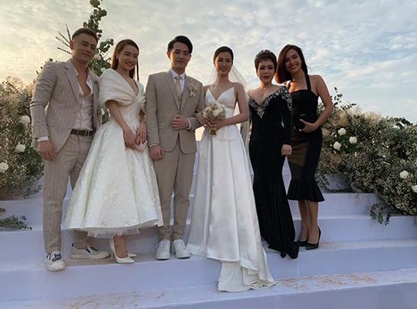 MC Cát Tường và Cát Phượng mặc lạc quẻ trong đám cưới Tiết Cương-6