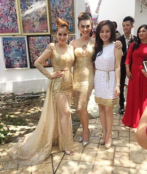 MC Cát Tường và Cát Phượng mặc lạc quẻ trong đám cưới Tiết Cương-10