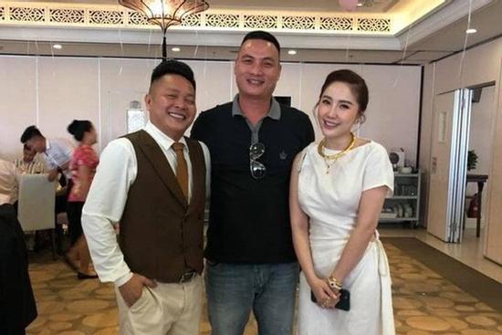 Ảnh Bảo Thy và chồng trong tiệc riêng tư