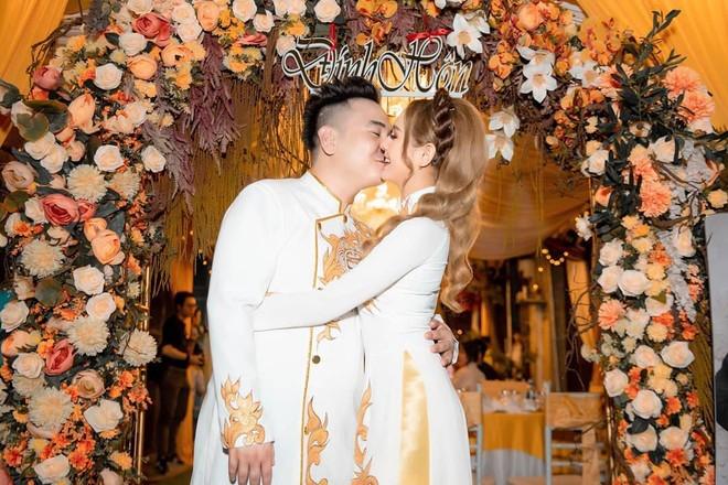 Chàng trai vàng ngày nào tắm trong tiền và gái xinh, giờ tay trắng, bị bồ đá chỉ biết nhìn lên kêu trời và thốt lên đúng bốn chữ-5