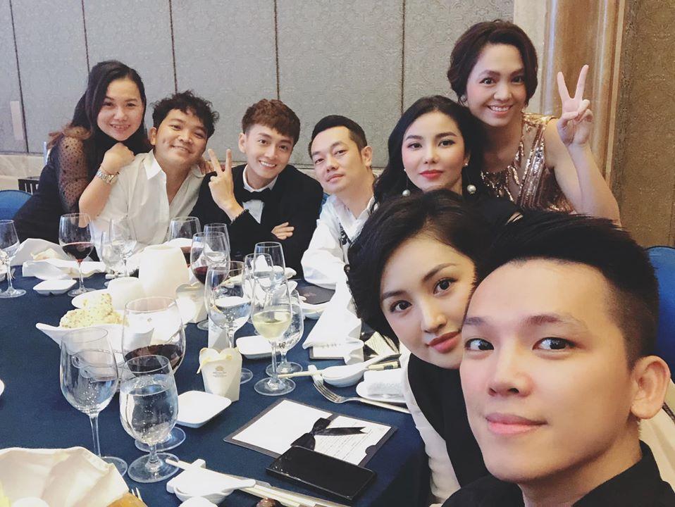 Bảo Thy và chồng đại gia nhiệt tình nâng ly trong đám cưới, dặn khách mời không say không về-7