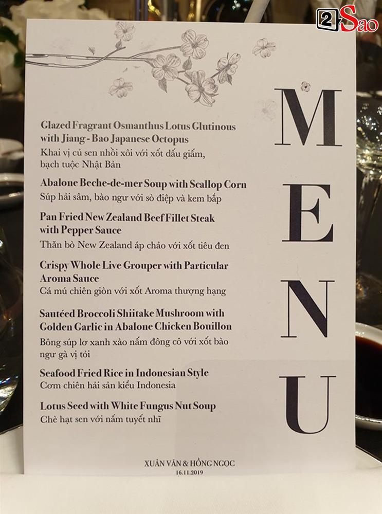 ẢNH ĐẸP NHẤT NGÀY: Giang Hồng Ngọc hôn ông xã, vui vầy cùng hai con nhỏ trên lễ đường-15