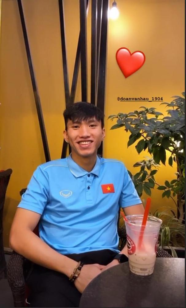 Bạn gái chăm khoe ảnh hẹn hò với Văn Hậu, xóa tin đồn chia tay-1