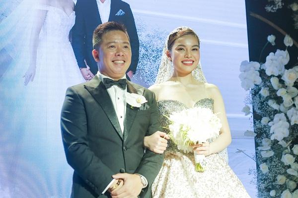 Nàng dâu mới Giang Hồng Ngọc được con riêng của chồng nói lời yêu thương-4