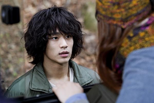 Tham gia "Dream High" khả năng diễn xuất của Kim Soo Hyun đã được đánh giá cao, đặc biệt là với những cảnh khóc. Nhân vật Song Sam Dong với mái tóc xù đặc trưng, tính tình chân chất và hết mình với đam mê đã chiếm được cảm tình của đông đảo khán giả.