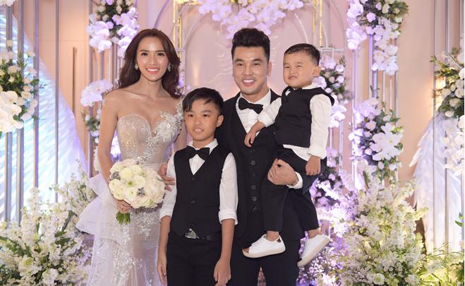 Những khoảnh khắc xuất sắc trong đám cưới sao Việt: Cùng nhau xum vầy con anh - con em - con chúng ta-5