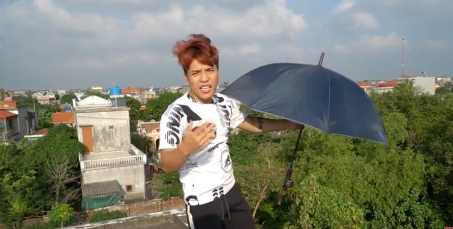 Sau tuyên bố hùng hồn xóa kênh, NTN táo tợn đăng clip thả tự do 4 nút play vàng: Thế nào cũng bị nói được-3