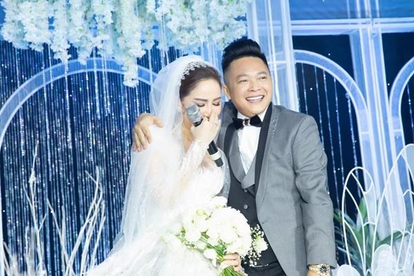 Bị dị nghị lấy chồng kém sắc, mỹ nhân Việt vẫn có cuộc sống hạnh phúc vạn người mơ-10