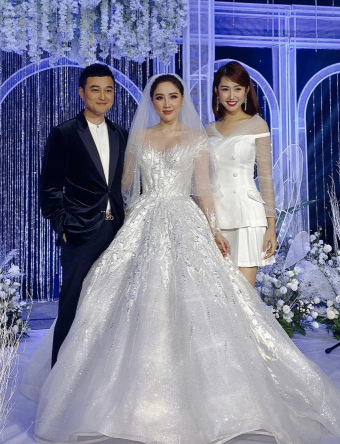 Thúy Ngân trang điểm đậm không nhận ra - cô dâu Bảo Thy mất điểm vì hàng lông mi dầy cộp-2