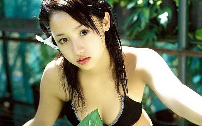 Erika - quốc bảo nhan sắc Nhật Bản trước khi bị bắt-1