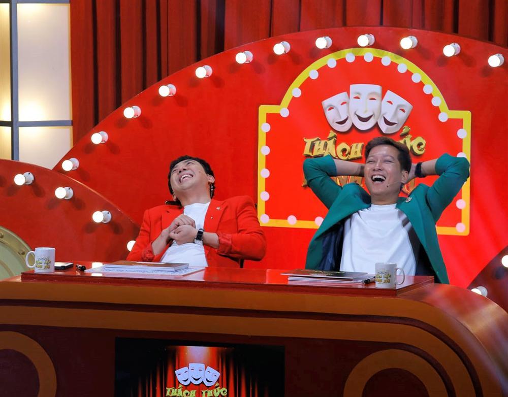 Team 5 chú tiểu tái xuất Thách Thức Danh Hài mùa 6, diễn Bao Công xử án siêu lầy-3