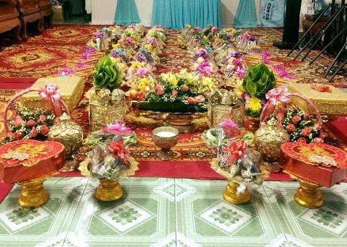 Chàng trai Việt mang 50 khay lễ đến cưới bạn gái ngồi xe lăn-5