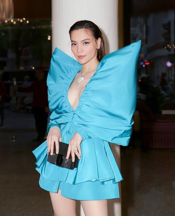 Hồ Ngọc Hà đổi gu, ăn mặc cồng kềnh trúc trắc, không ai dám đụng hàng-2