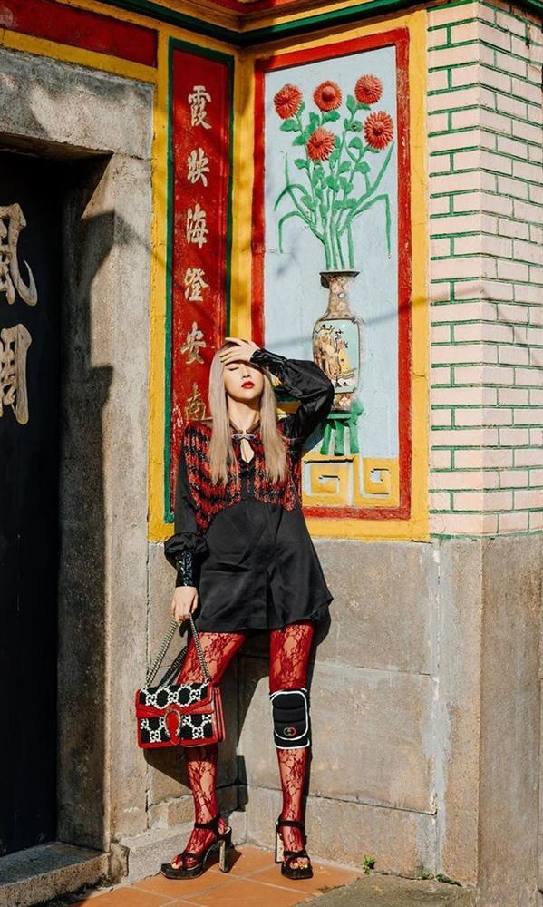 Hòa Minzy mặc đồ rộng thùng thình giữa tin đồn sinh nở - Đức Phúc khoe street style mà ngỡ đi lặn-8