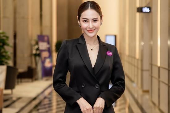 Linh Chi: 'Nếu lỡ sinh con gái ngực nhỏ, tôi sẽ khuyến khích con phẫu thuật thẩm mỹ'