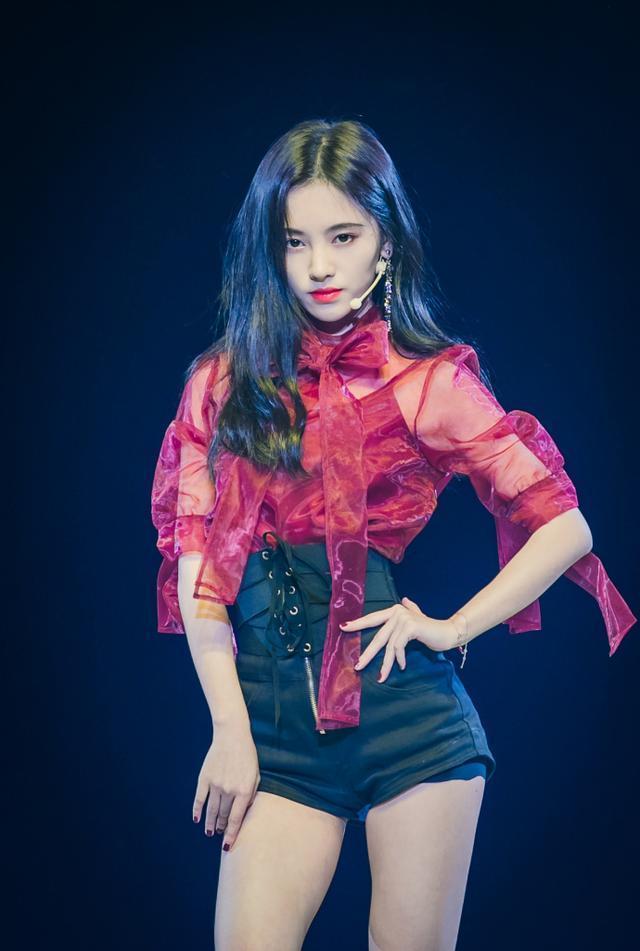 Nữ idol rẽ hướng sang diễn xuất: Người đắc tội Triệu Lệ Dĩnh, kẻ bị chê bất tài-1