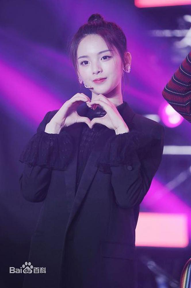 Nữ idol rẽ hướng sang diễn xuất: Người đắc tội Triệu Lệ Dĩnh, kẻ bị chê bất tài-7