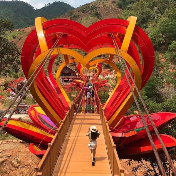 Việt Nam tự hào có 2 cây cầu kính đẹp ngỡ ngàng, du khách háo hức ghé thăm-14