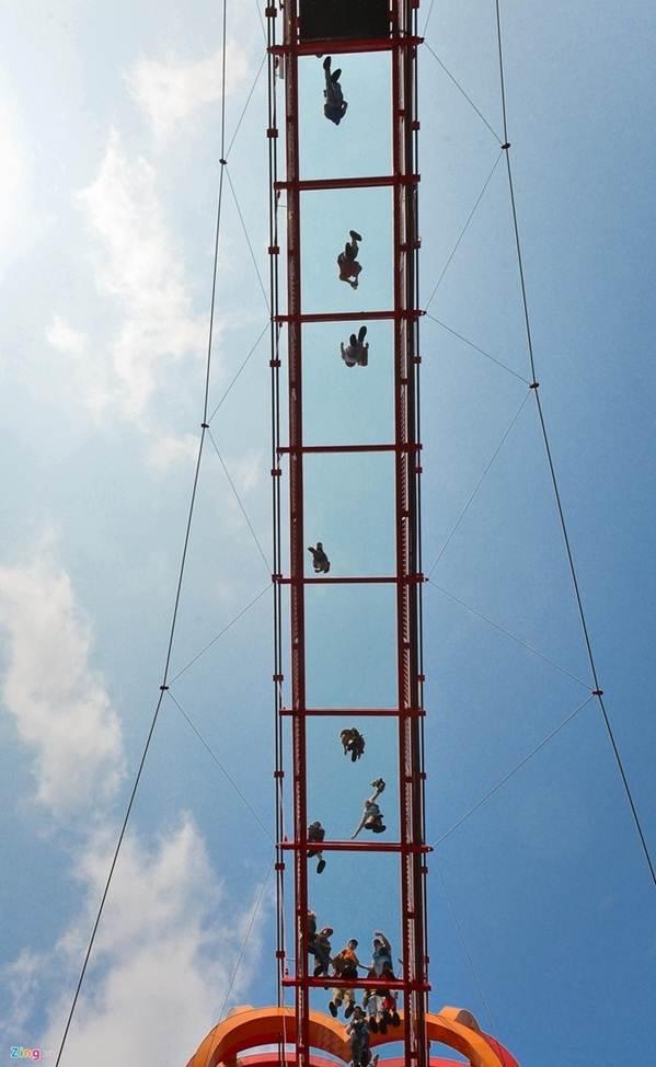 Việt Nam tự hào có 2 cây cầu kính đẹp ngỡ ngàng, du khách háo hức ghé thăm-16