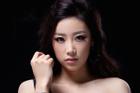 Nữ ca sĩ Hàn bỏ nghề vì chứng kiến quản lý gác chân khi lái xe