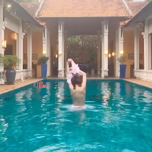 Nam Em khiến fan xịt máu vì màn cởi đồ cực kỳ nóng bỏng tại bể bơi-4