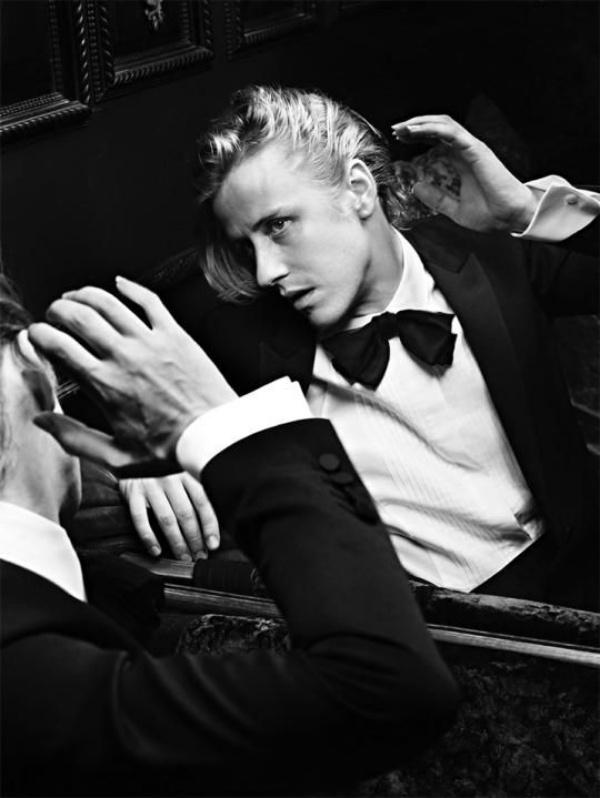 Lisa được Hedi Slimane trứ danh chụp ảnh: Đặc quyền siêu to khổng lồ mà G-Dragon cũng phải thèm-4