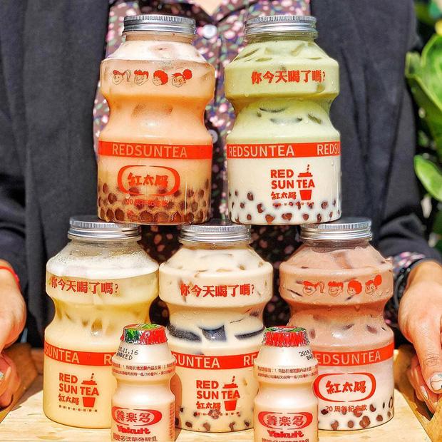 Tín đồ trà sữa phát cuồng với phiên bản đặc biệt hình lọ sữa chua uống siêu to khổng lồ có dung tích lên đến 700ml tại Đài Nam-4