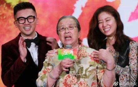 Hạ Tử Vy Lâm Tâm Như tay bắt mặt mừng khi gặp lại Dung Ma Ma sau 20 năm-5