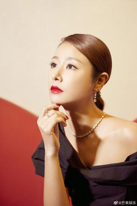 Hạ Tử Vy Lâm Tâm Như tay bắt mặt mừng khi gặp lại Dung Ma Ma sau 20 năm-15