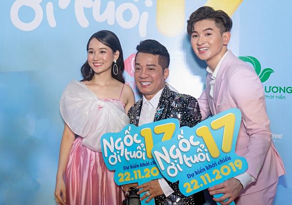 Mon 2k nửa kín nửa hở đến chúc mừng con nuôi Minh Nhí lần đầu đóng vai chính-5