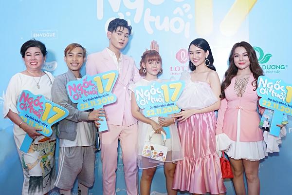 Mon 2k nửa kín nửa hở đến chúc mừng con nuôi Minh Nhí lần đầu đóng vai chính-6