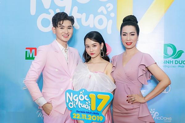 Mon 2k nửa kín nửa hở đến chúc mừng con nuôi Minh Nhí lần đầu đóng vai chính-11