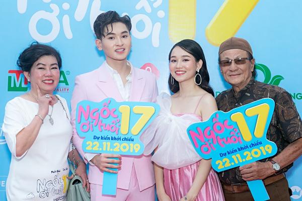 Mon 2k nửa kín nửa hở đến chúc mừng con nuôi Minh Nhí lần đầu đóng vai chính-12