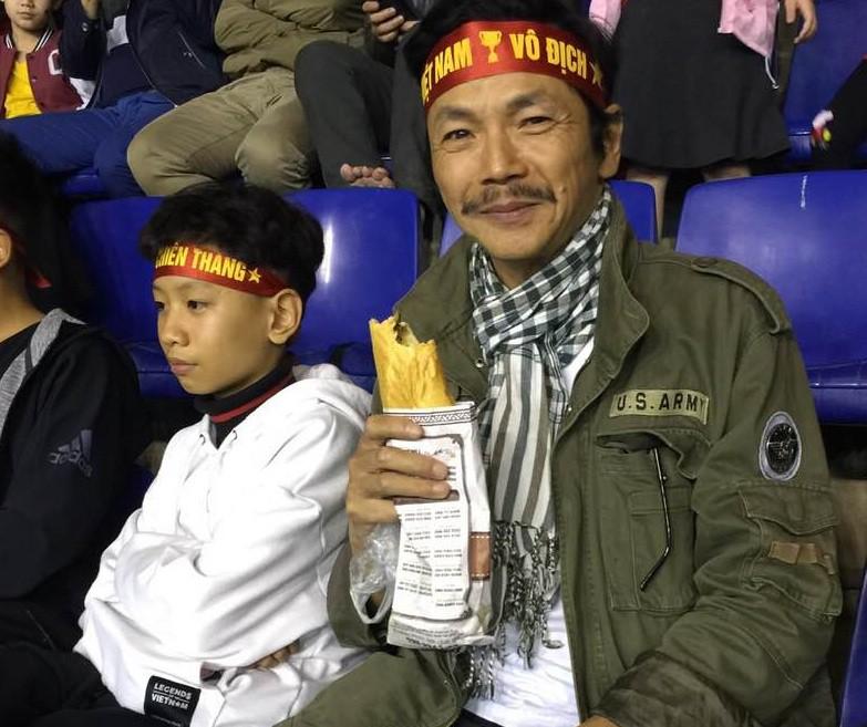 Khoảnh khắc khóc, cười của nghệ sĩ sau trận Việt Nam - Thái Lan-3