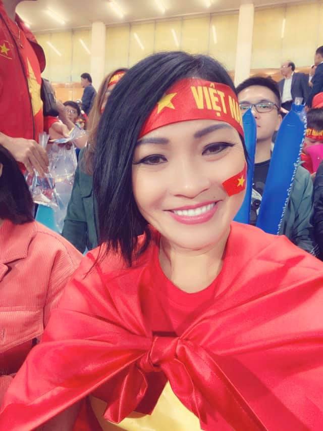 Khoảnh khắc khóc, cười của nghệ sĩ sau trận Việt Nam - Thái Lan-5