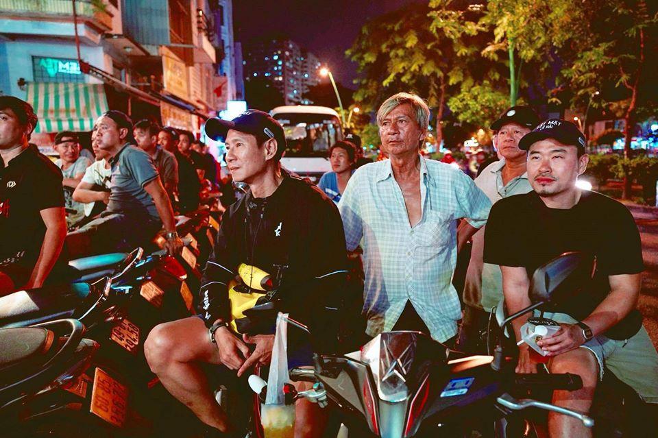 Khoảnh khắc khóc, cười của nghệ sĩ sau trận Việt Nam - Thái Lan-8