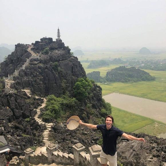 Sau 2 năm giấu kín, Á hậu Hoàng Oanh đã chịu công khai dung mạo chồng sắp cưới-5